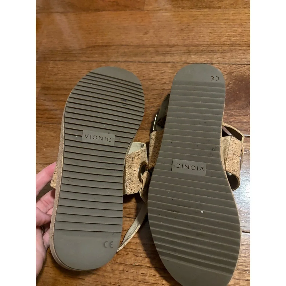Vionic Loulee Cork‎ Sandals Women's Size 8 Wide Tan Adjustable Strap